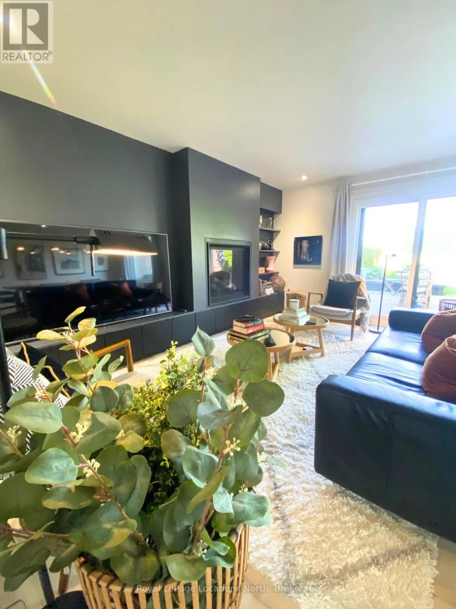 12 - 152 ESCARPMENT CRESCENT, #12