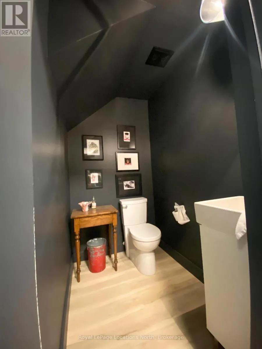 12 - 152 ESCARPMENT CRESCENT, #12