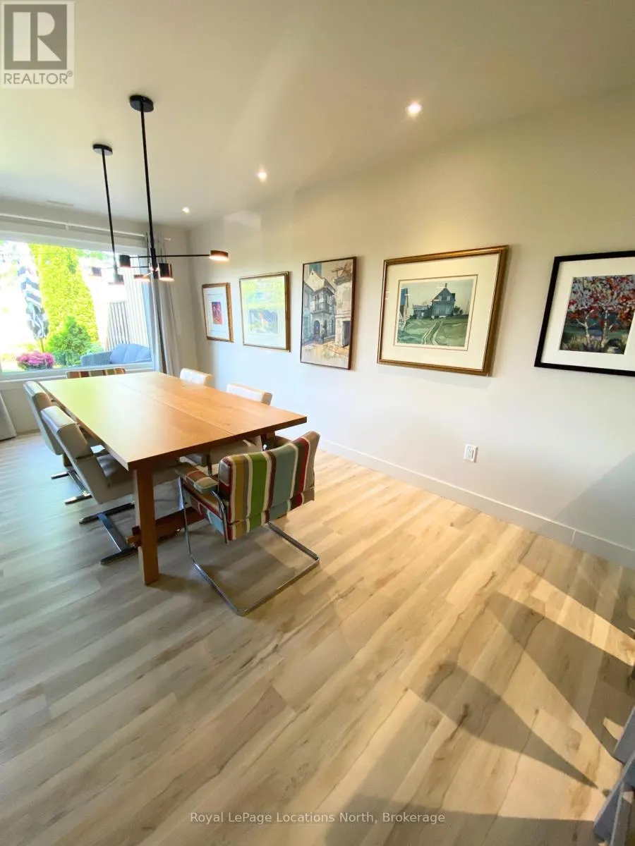 12 - 152 ESCARPMENT CRESCENT, #12
