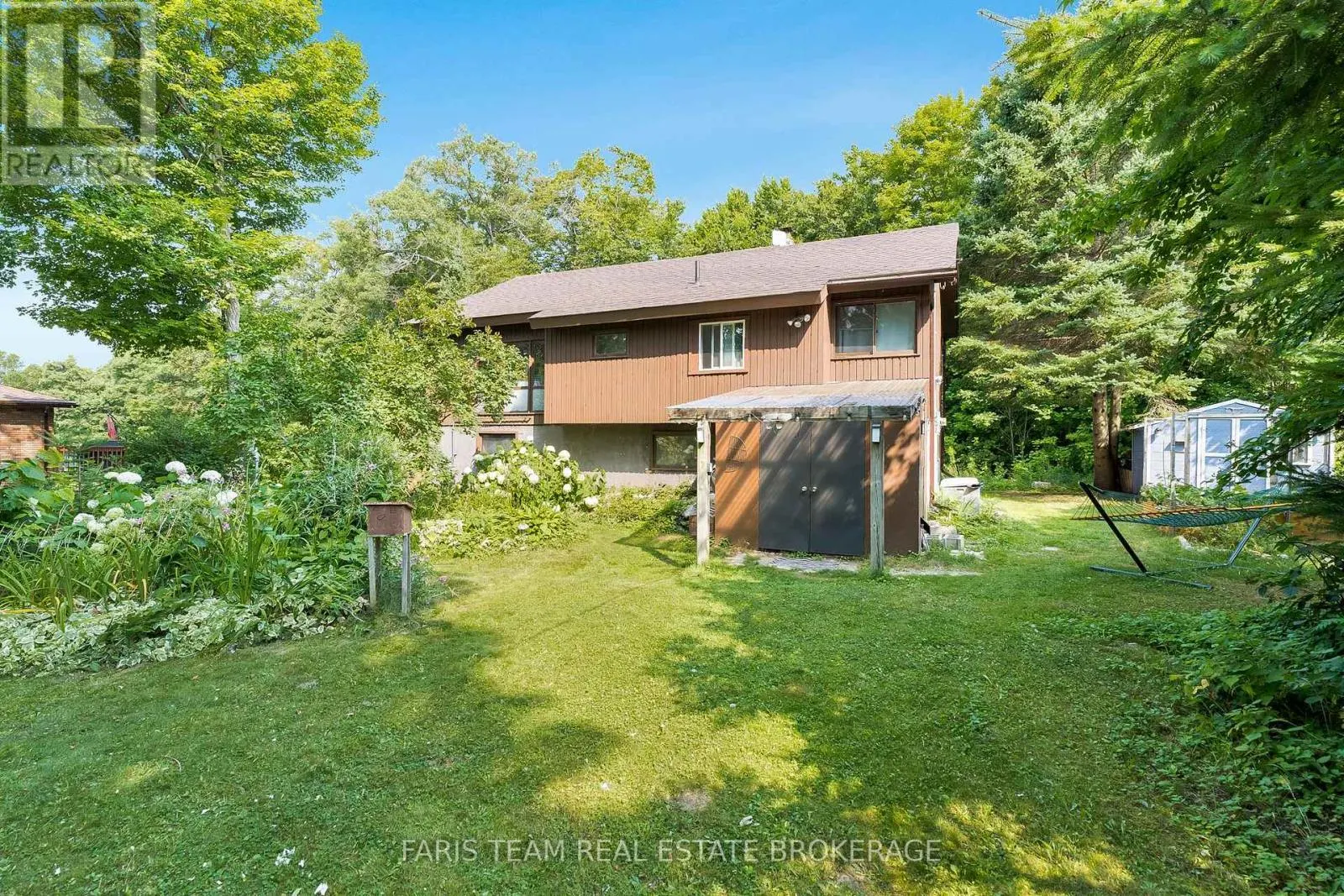 20 GLEN CEDAR DRIVE