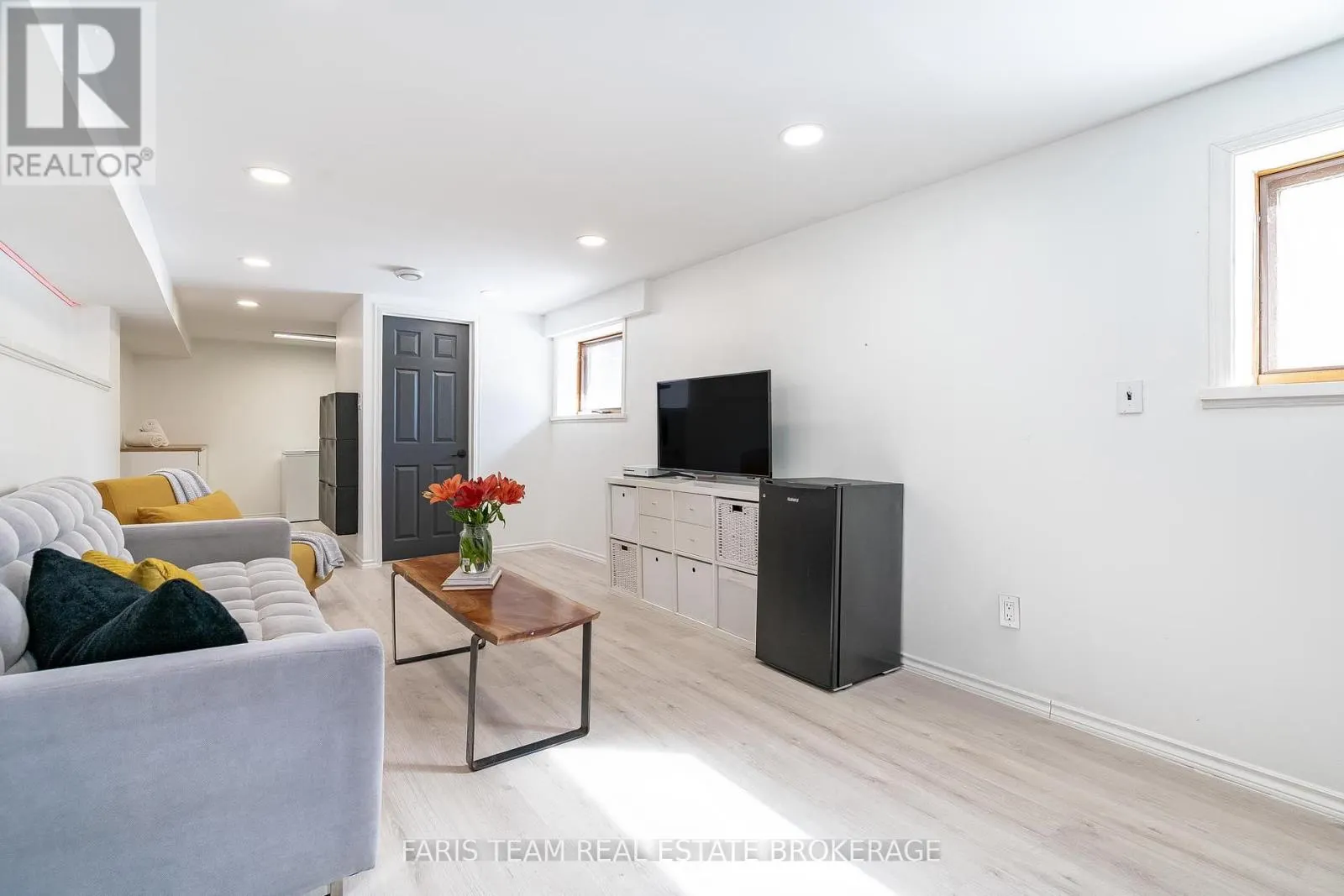 20 GLEN CEDAR DRIVE