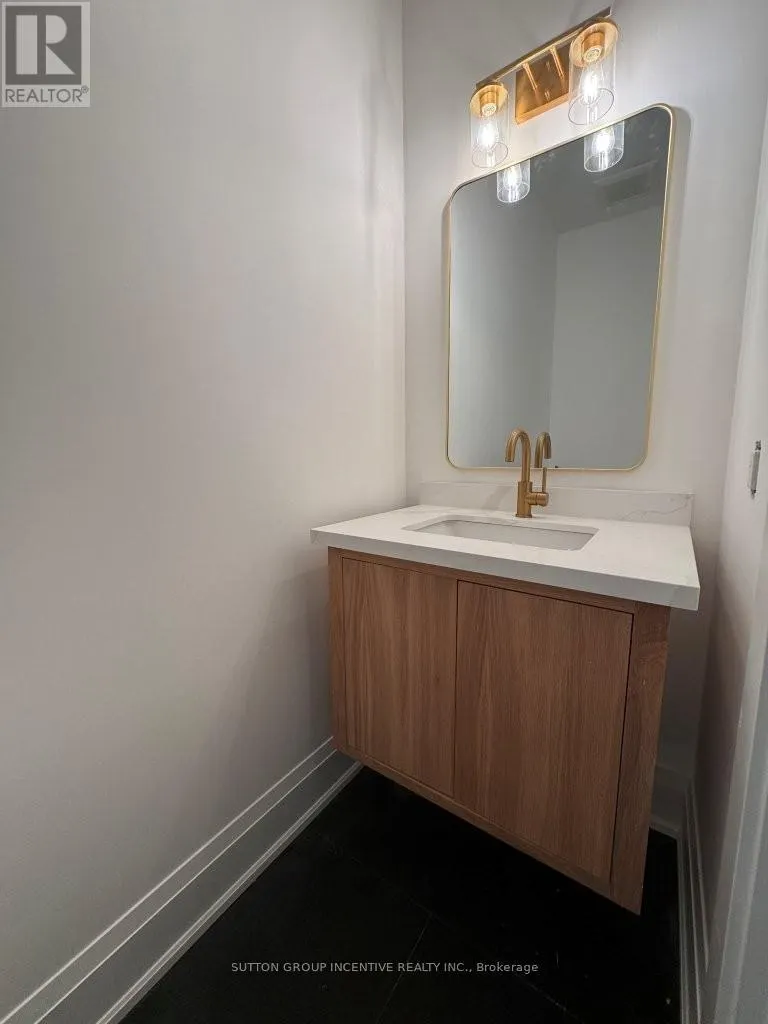 5 JEAN MILLER COURT