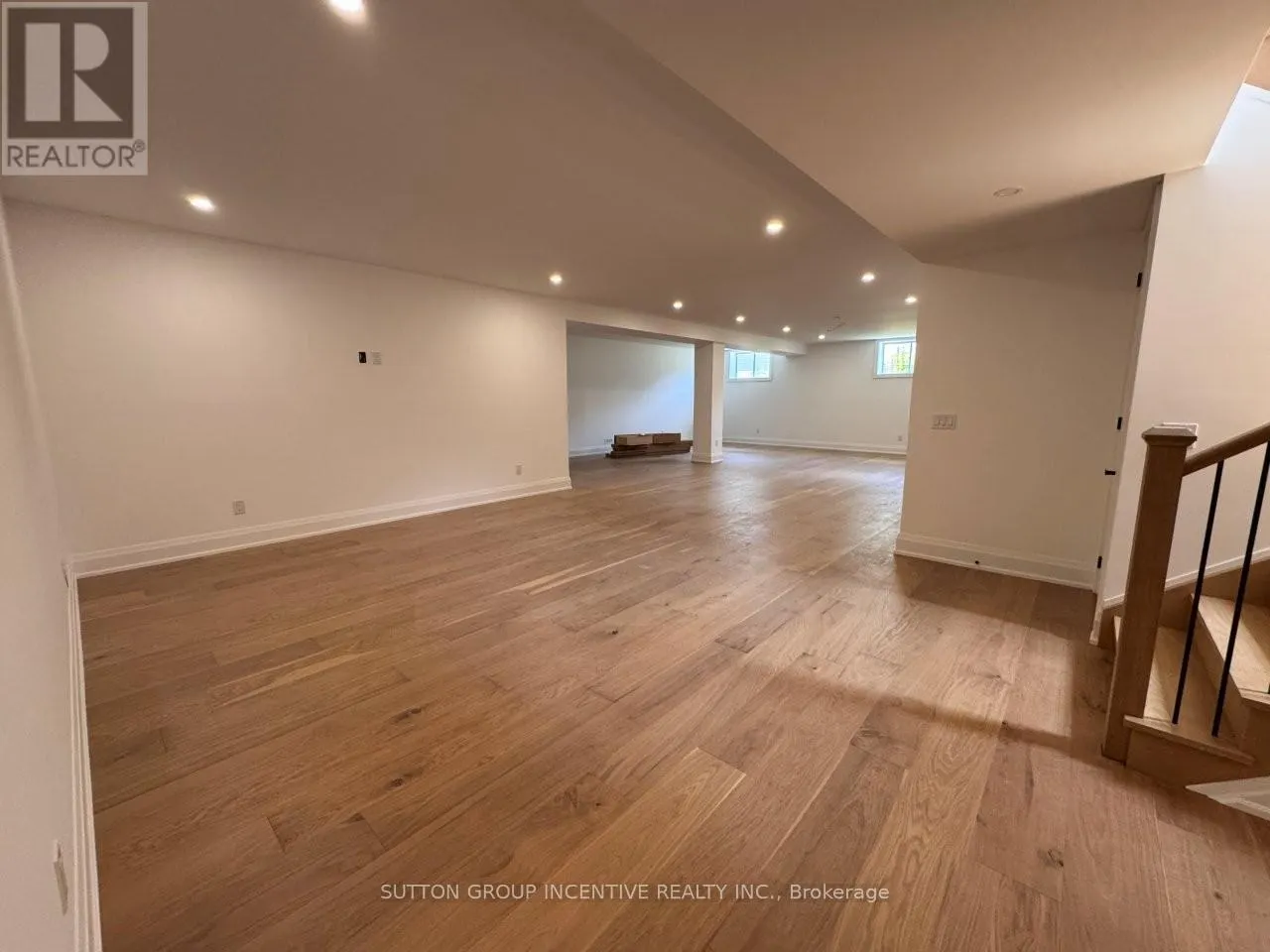 5 JEAN MILLER COURT