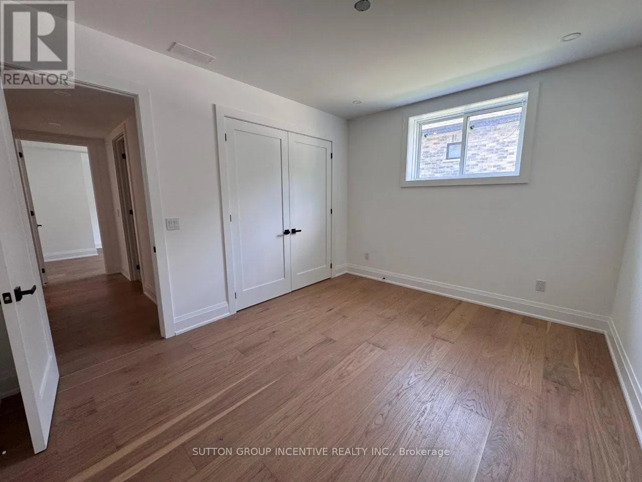 5 JEAN MILLER COURT
