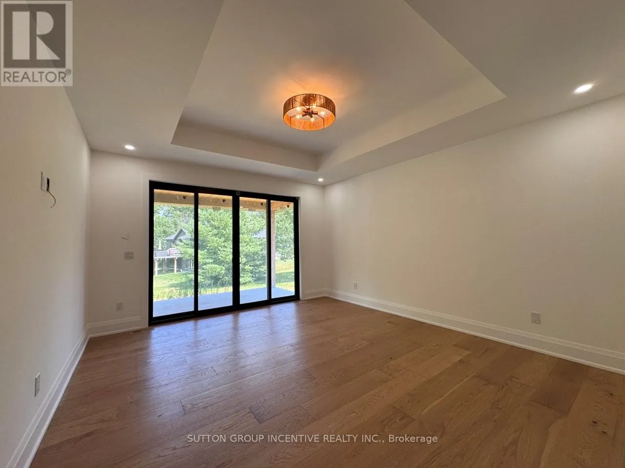 5 JEAN MILLER COURT