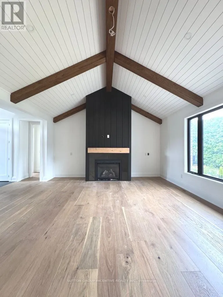 5 JEAN MILLER COURT