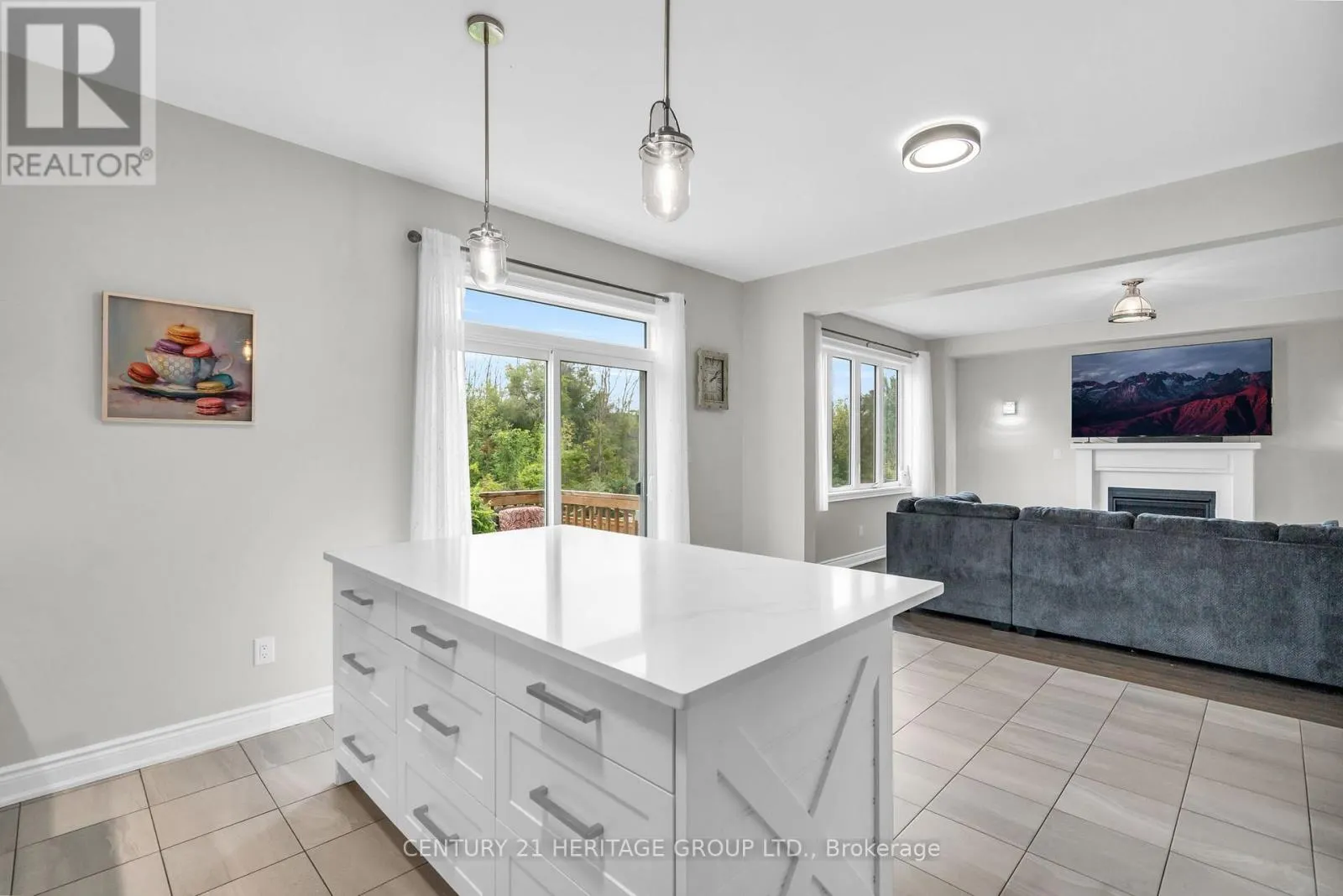 47 EMERALD STREET