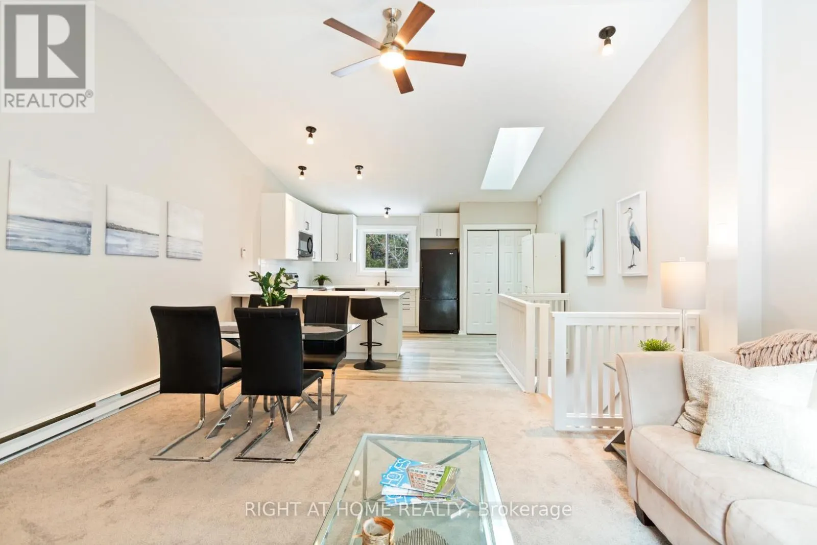 #403 - 12 DAWSON DRIVE