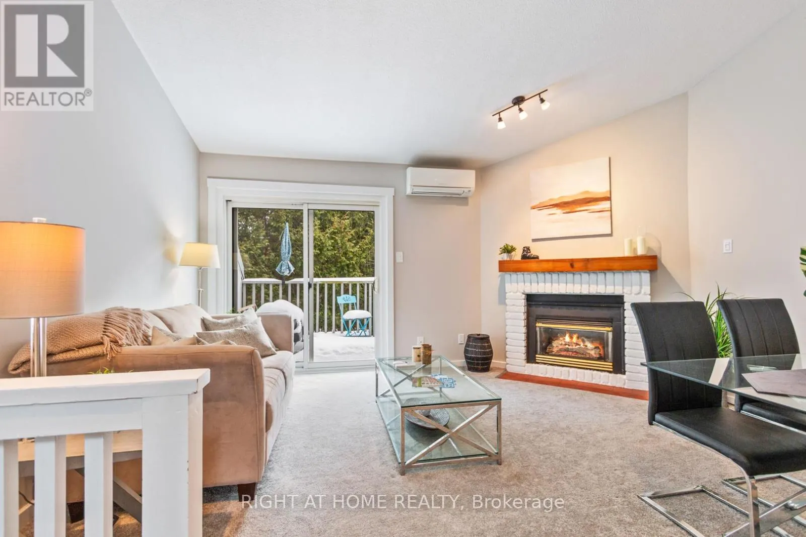 #403 - 12 DAWSON DRIVE