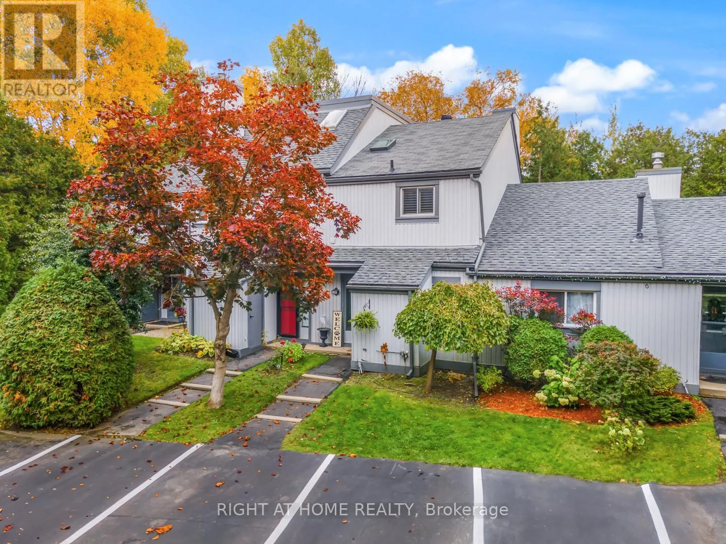 #403 - 12 DAWSON DRIVE