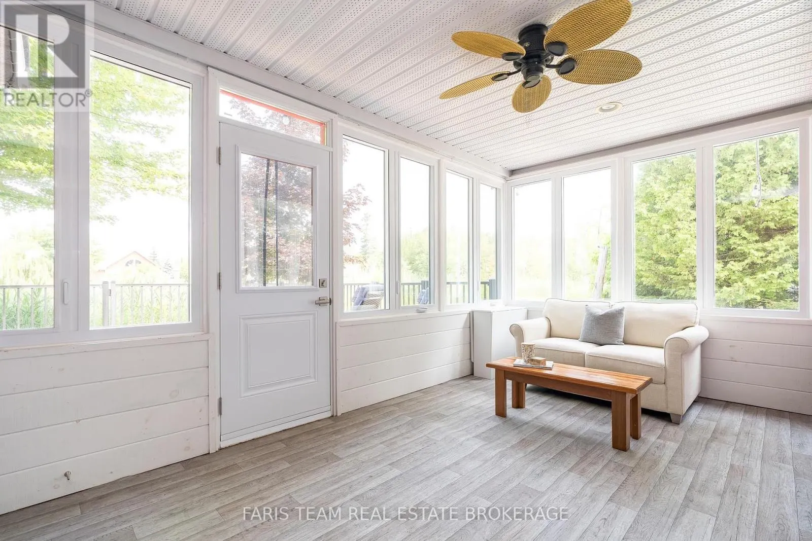 32 ALGONQUIN TRAIL