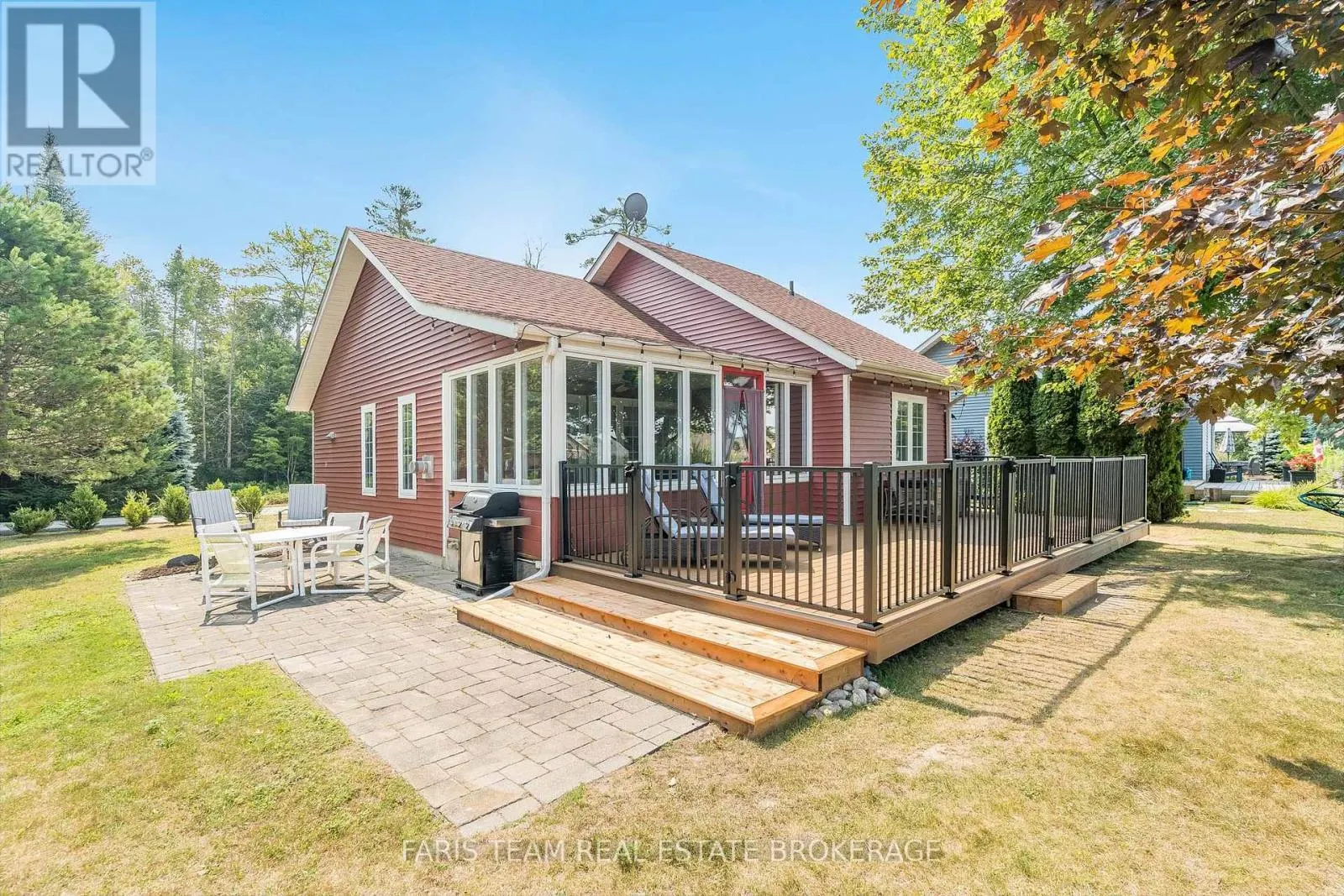 32 ALGONQUIN TRAIL