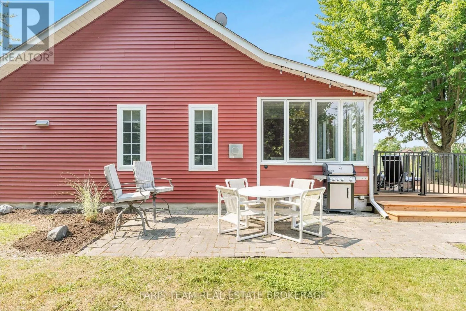 32 ALGONQUIN TRAIL