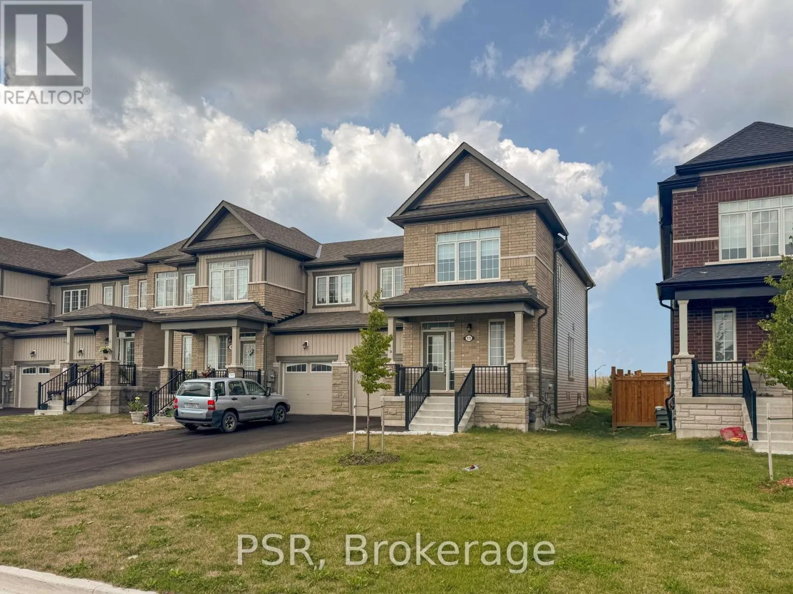 11 STATELY DRIVE