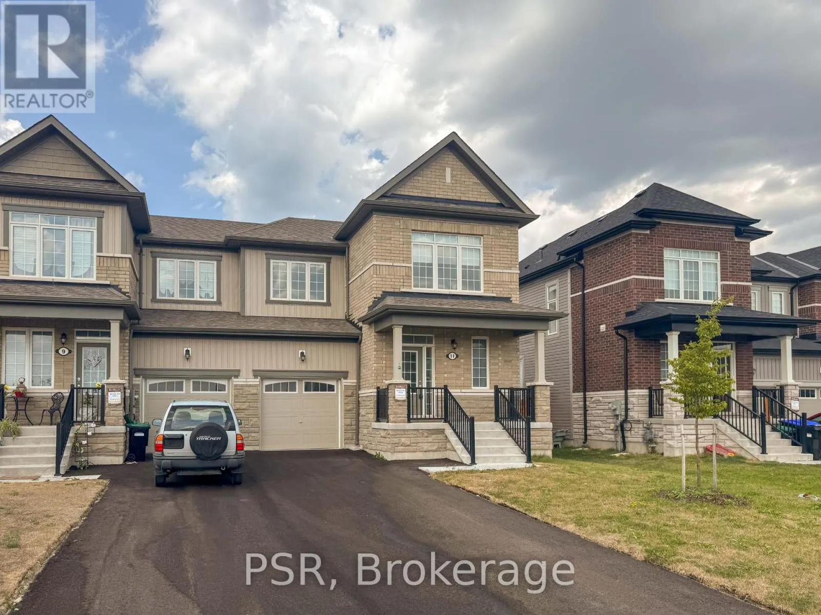 11 STATELY DRIVE