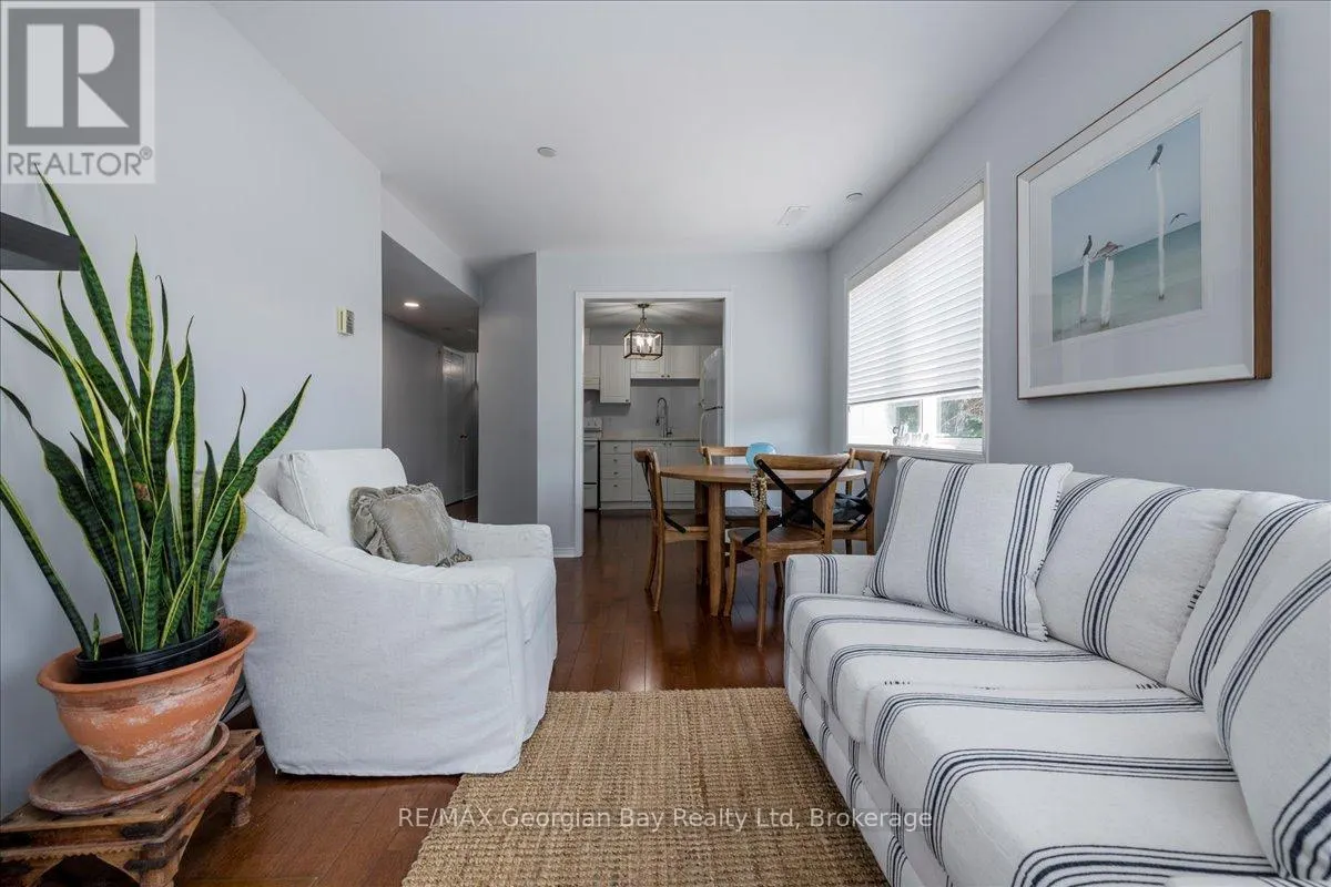201 - 4 BECK BOULEVARD, #201