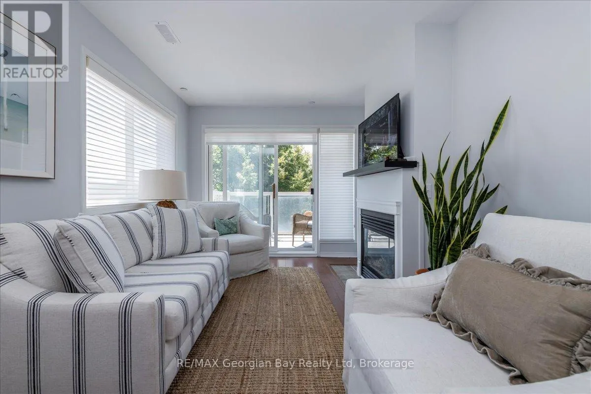 201 - 4 BECK BOULEVARD, #201