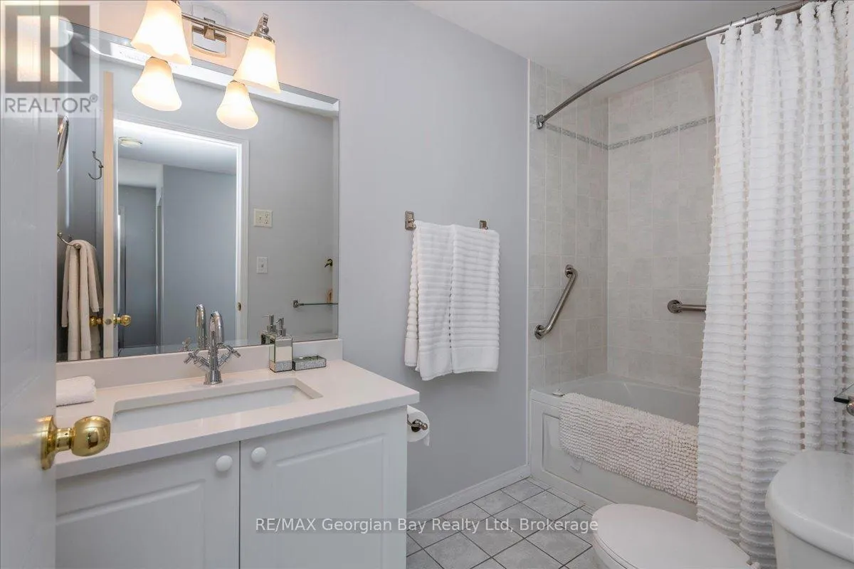 201 - 4 BECK BOULEVARD, #201