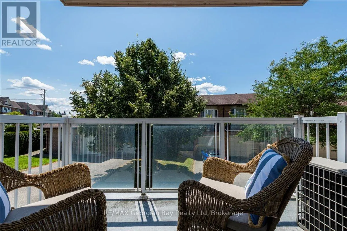 201 - 4 BECK BOULEVARD, #201