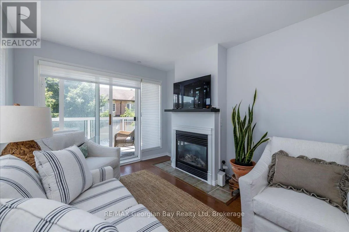 201 - 4 BECK BOULEVARD, #201