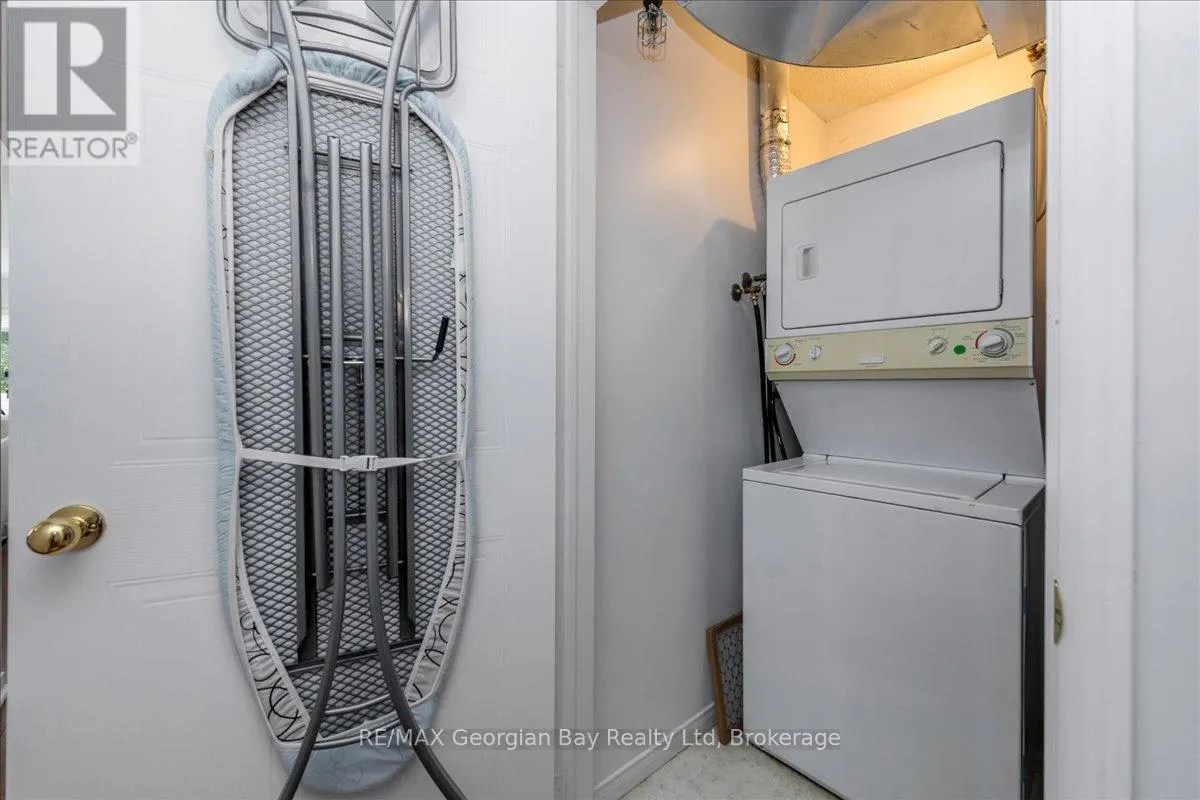 201 - 4 BECK BOULEVARD, #201