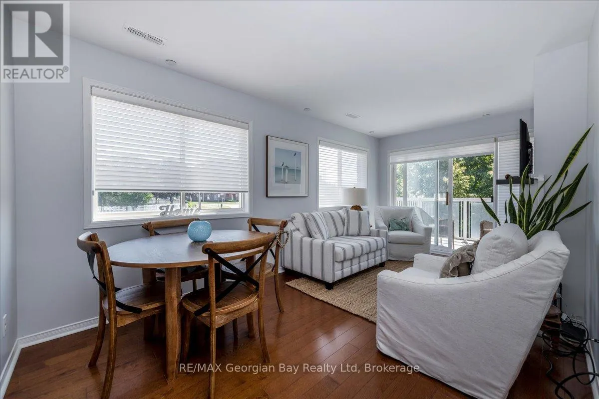 201 - 4 BECK BOULEVARD, #201