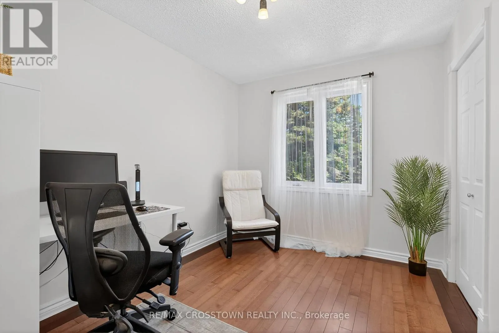 2 BIRCHMOUNT CIRCLE
