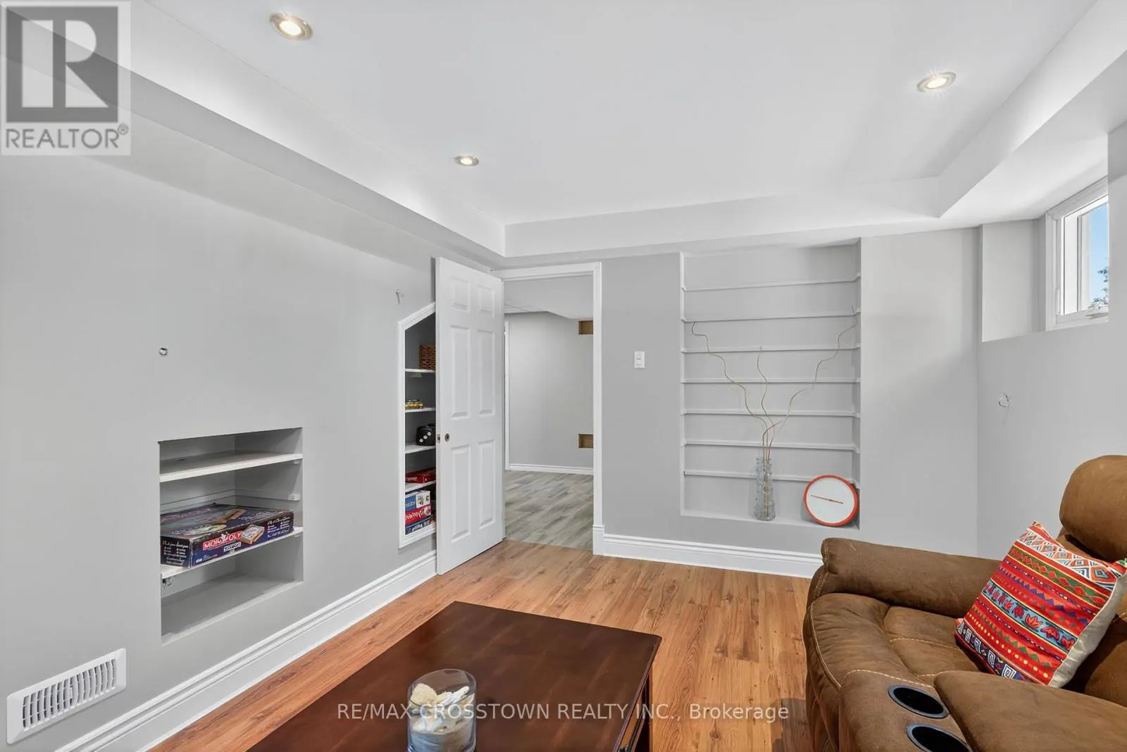 2 BIRCHMOUNT CIRCLE