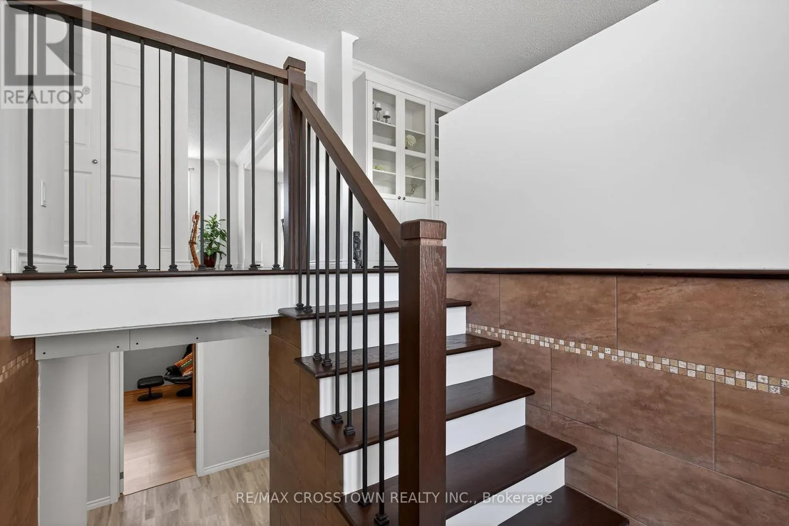 2 BIRCHMOUNT CIRCLE