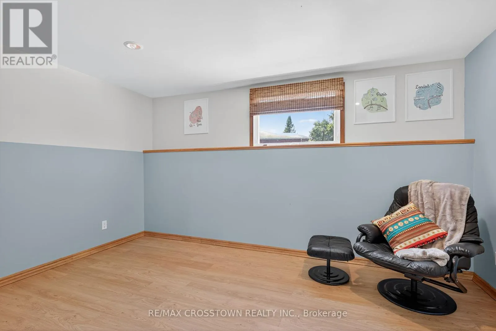 2 BIRCHMOUNT CIRCLE