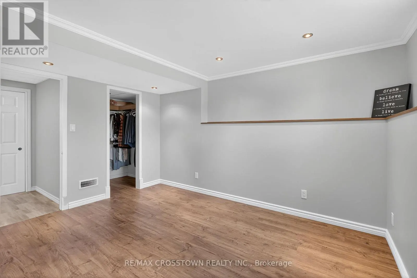2 BIRCHMOUNT CIRCLE