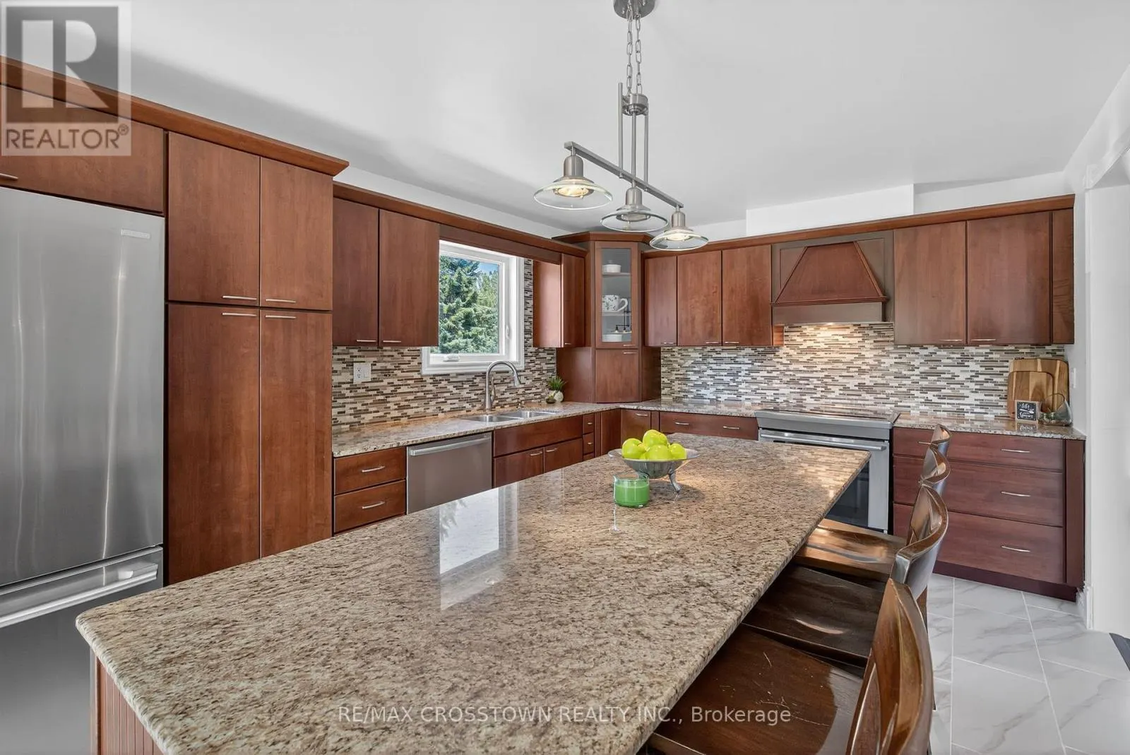 2 BIRCHMOUNT CIRCLE