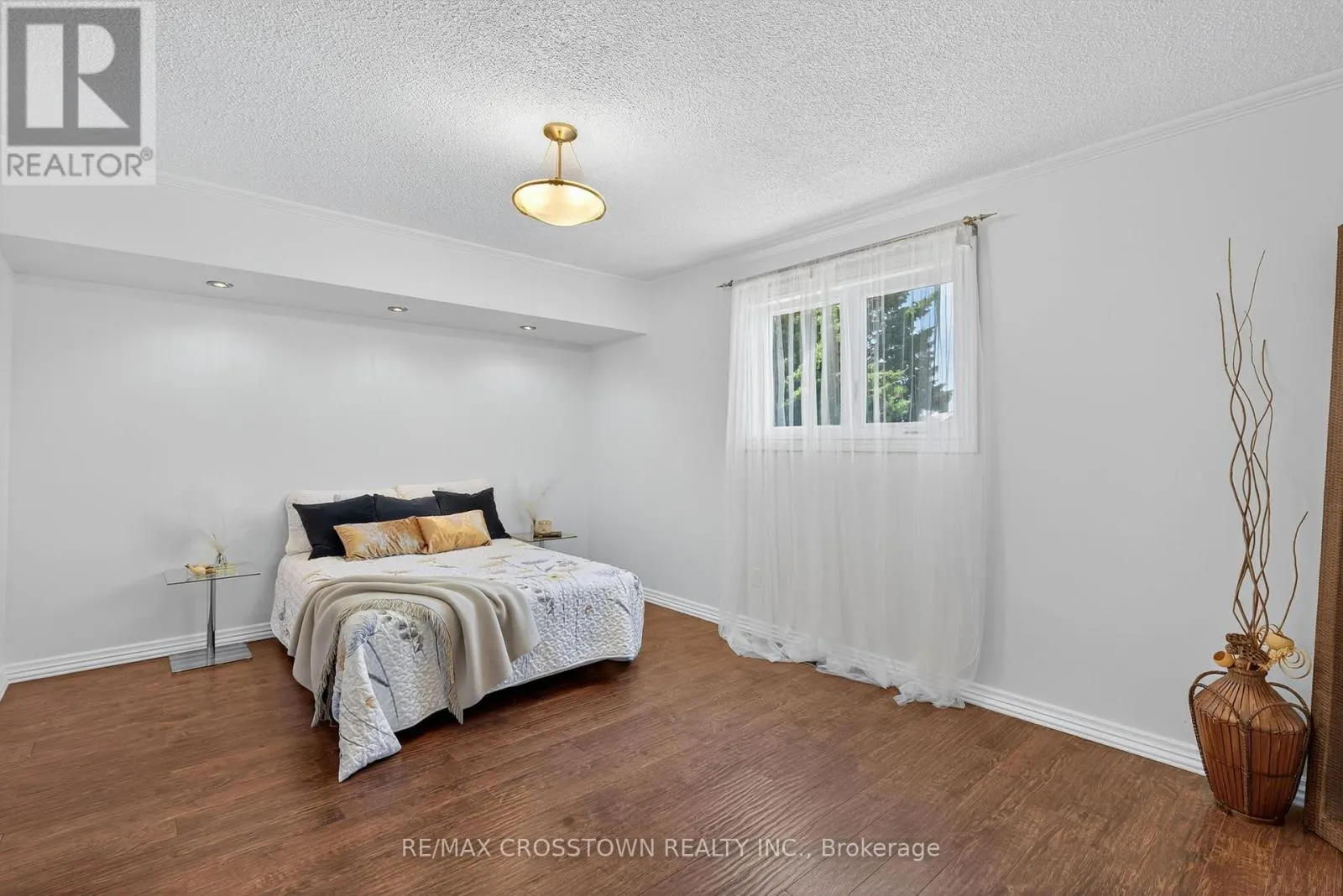 2 BIRCHMOUNT CIRCLE
