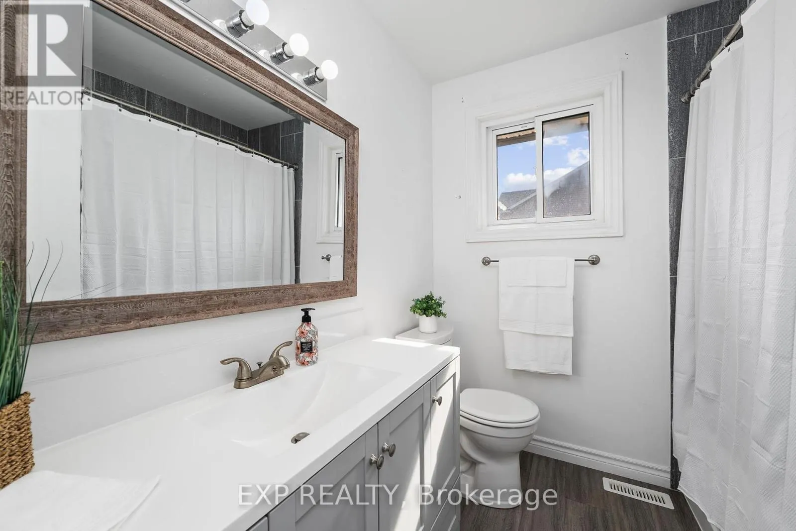 143 WESTMOUNT DRIVE N