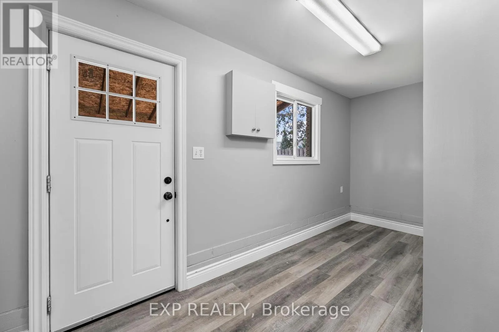 143 WESTMOUNT DRIVE N