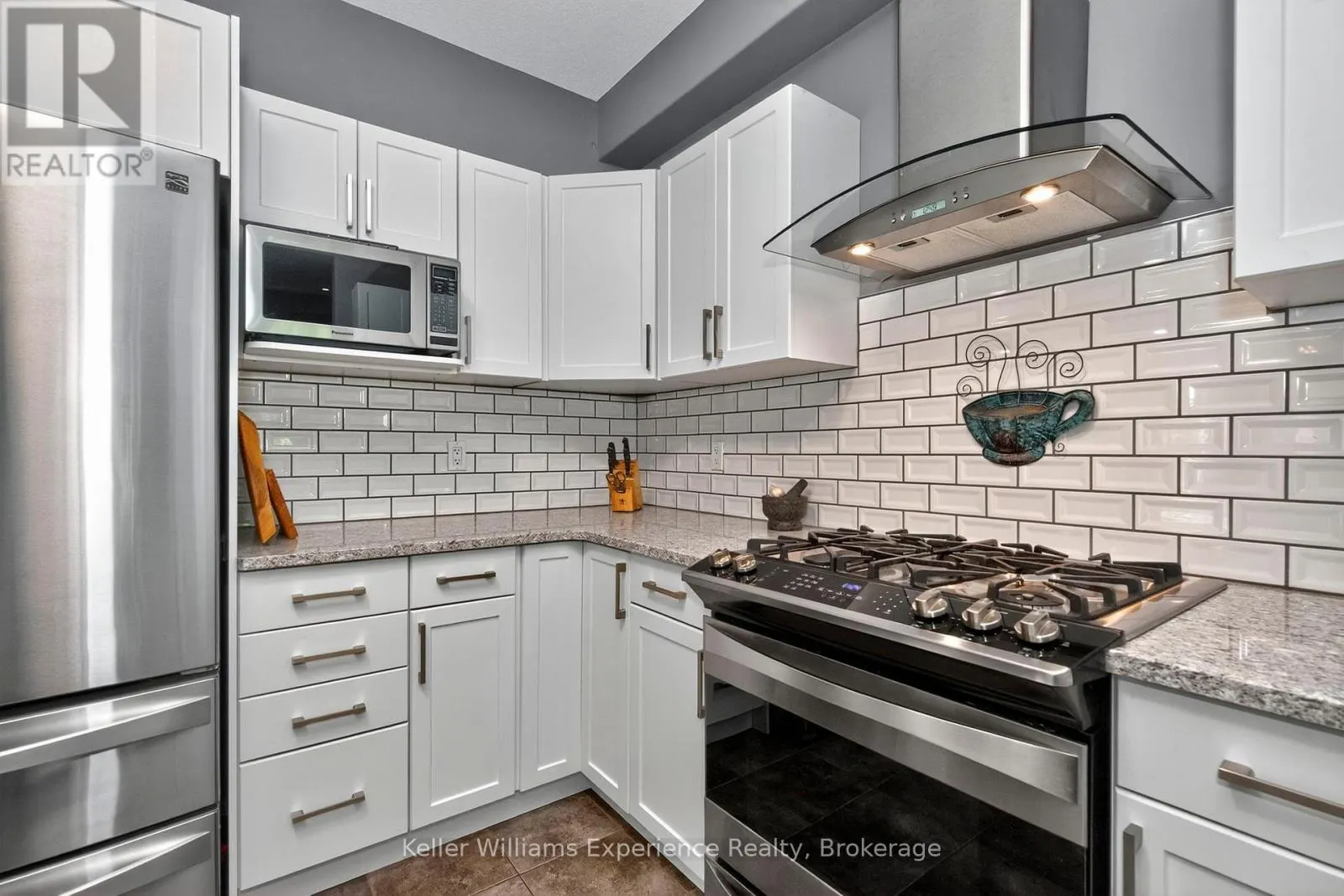 984 COOK DRIVE