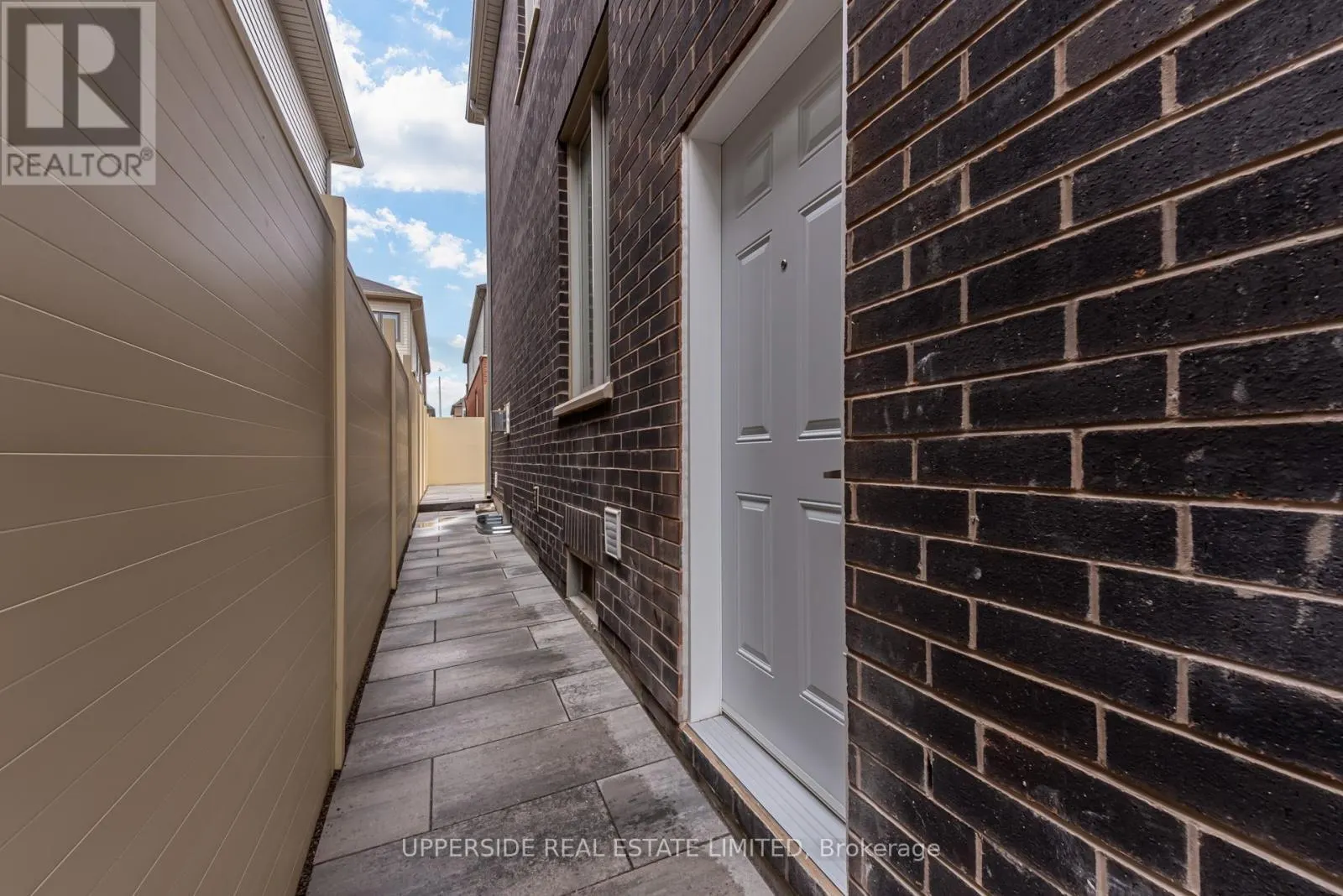 LOWER - 73 GEMINI DRIVE