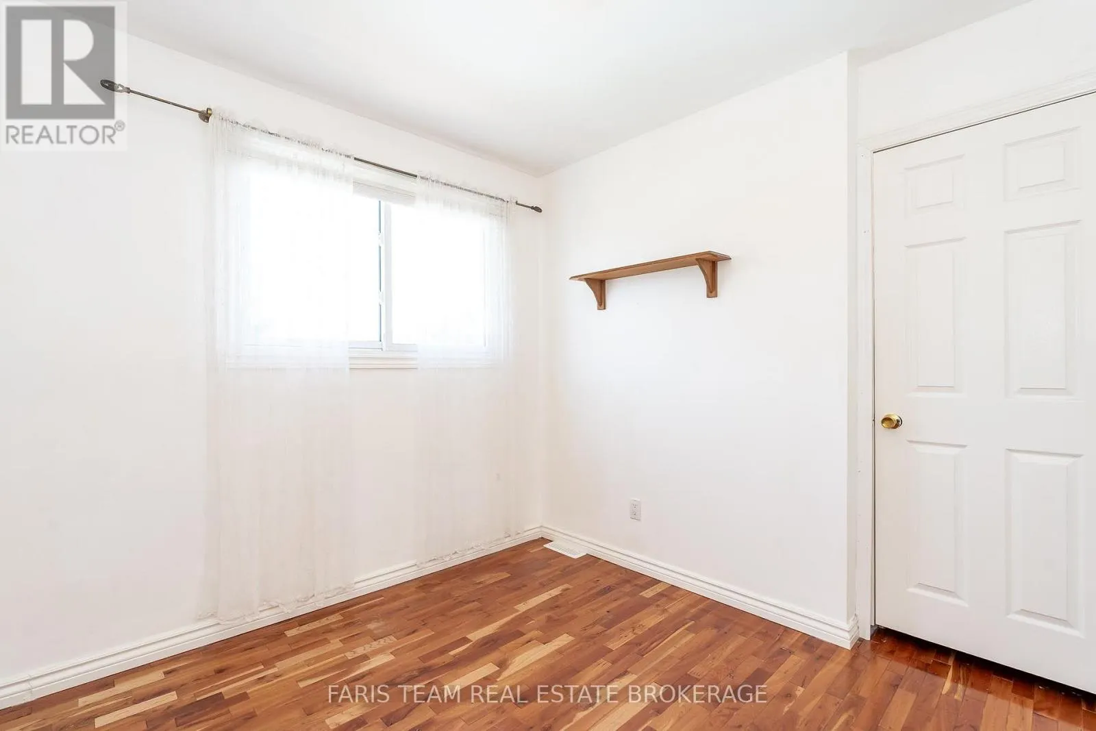 368 LESLIE AVENUE