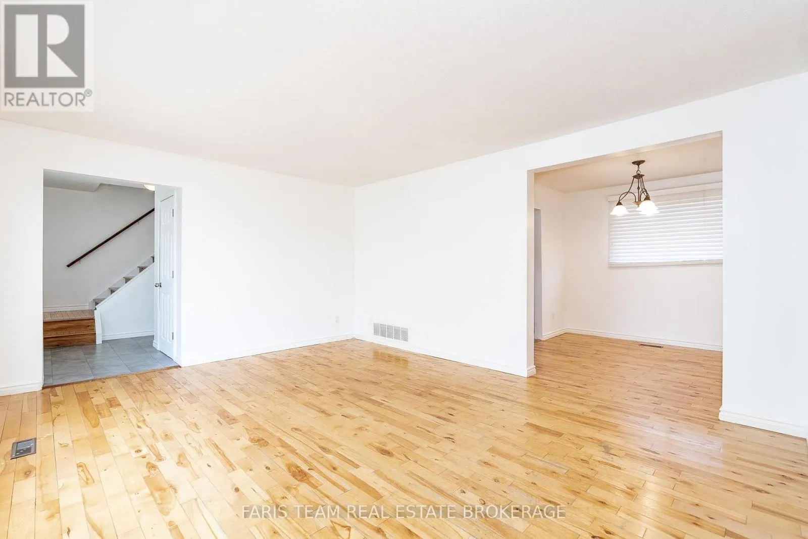 368 LESLIE AVENUE
