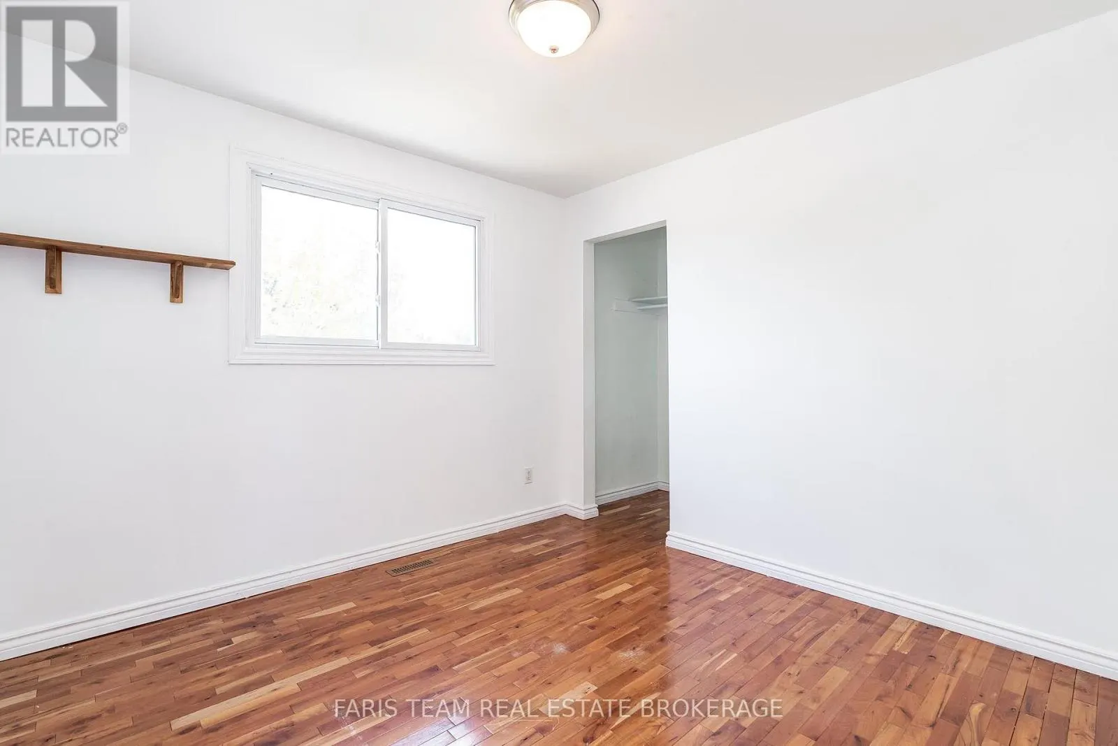 368 LESLIE AVENUE