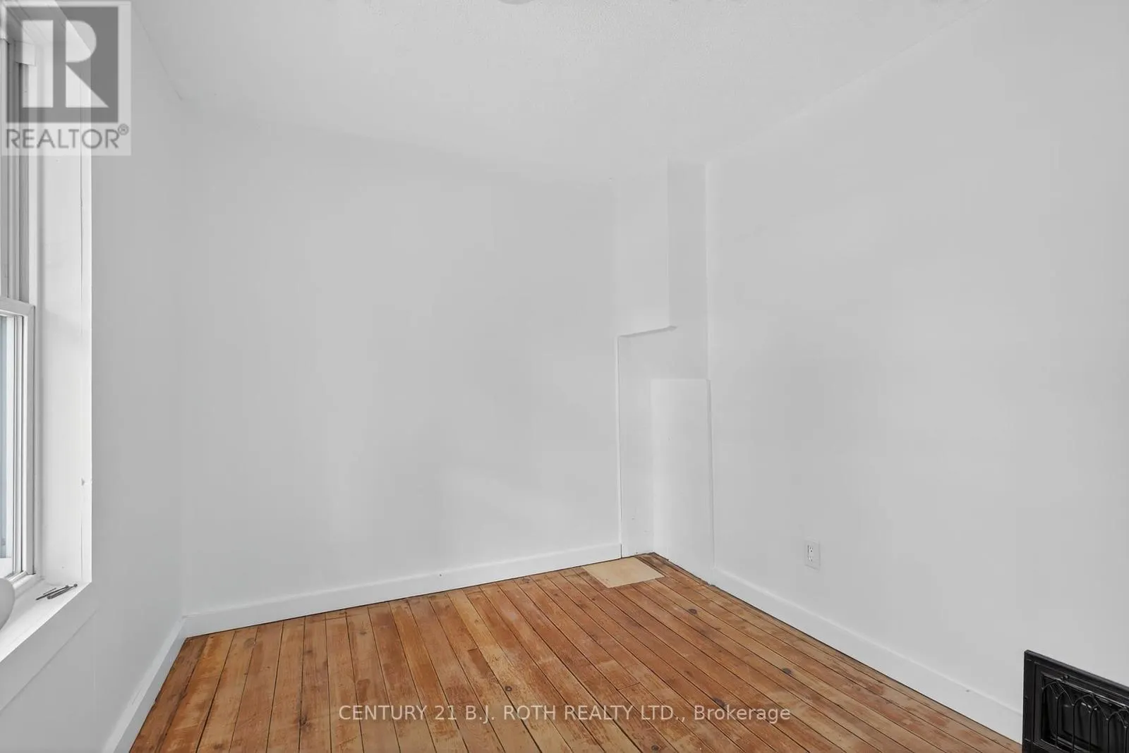 153 LACLIE STREET