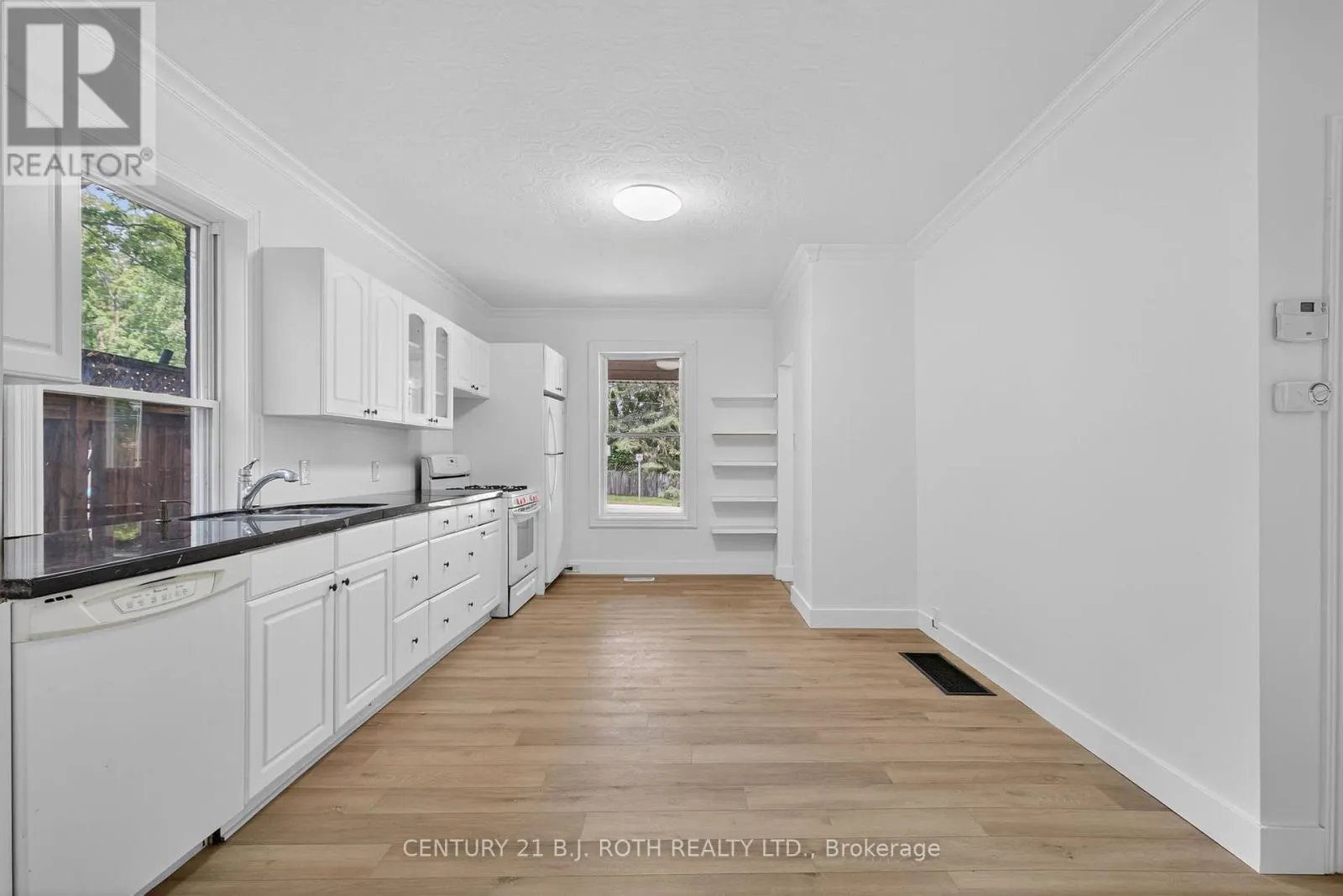153 LACLIE STREET