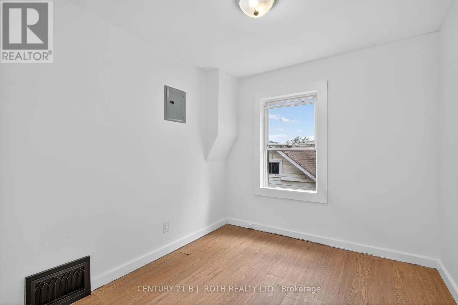 153 LACLIE STREET