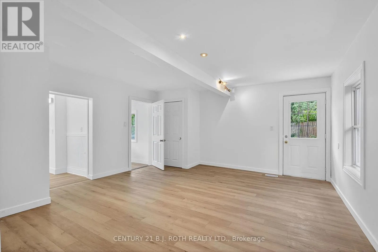 153 LACLIE STREET