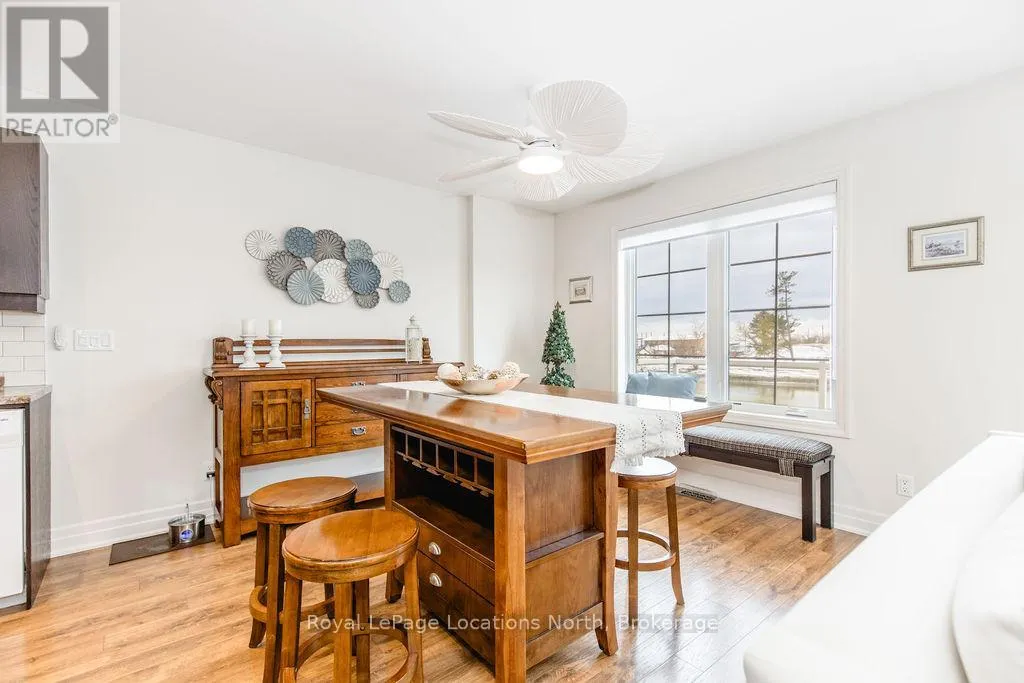 3 - 64 RIVER ROAD E, #3