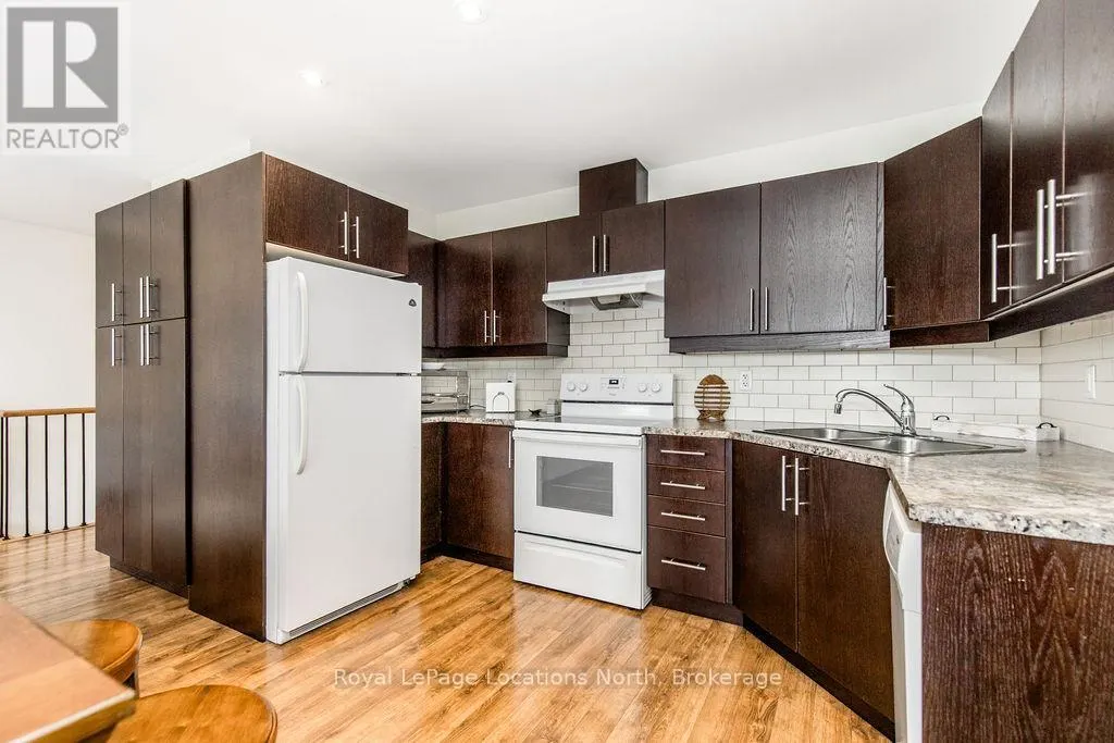 3 - 64 RIVER ROAD E, #3