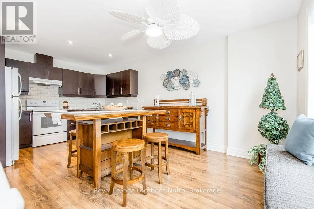 3 - 64 RIVER ROAD E, #3