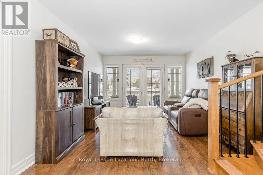 3 - 64 RIVER ROAD E, #3