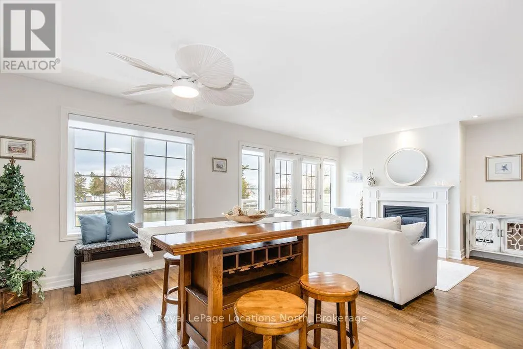 3 - 64 RIVER ROAD E, #3