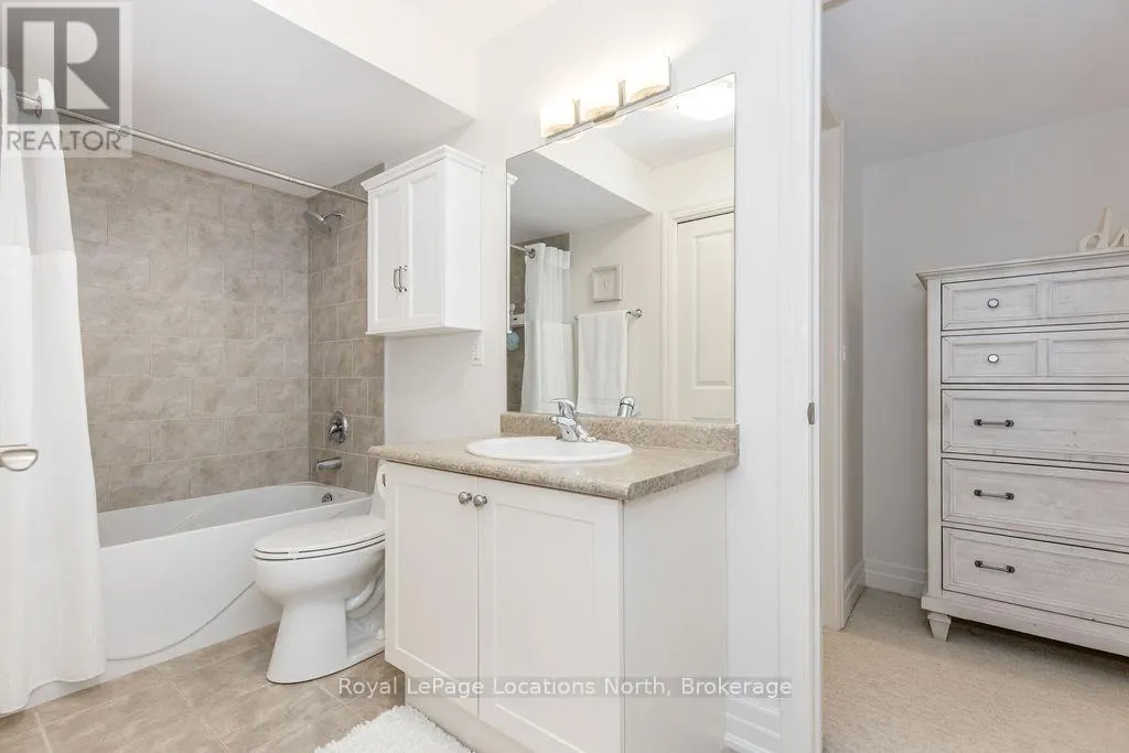 3 - 64 RIVER ROAD E, #3